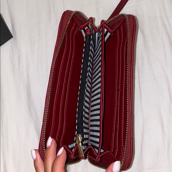 Burgundy wallet - Picture 5 of 11